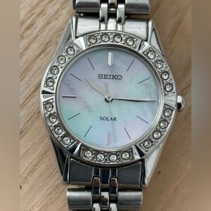 Seiko Solar Swarovski Crystals Ladies Watch Pearl Dial Stainless Bracelet Case
